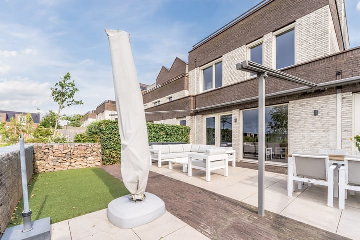 Foto 23 van Valeriaanweg 205