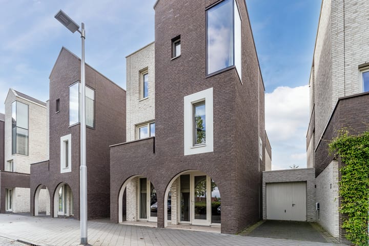 Foto 65 van Valeriaanweg 205