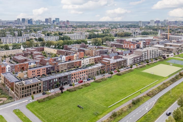 Foto 76 van Valeriaanweg 205