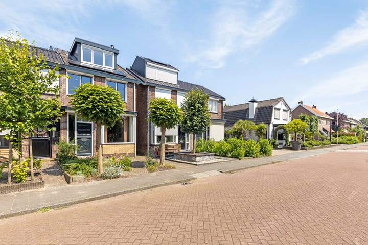 Foto 45 van Parallelweg 97