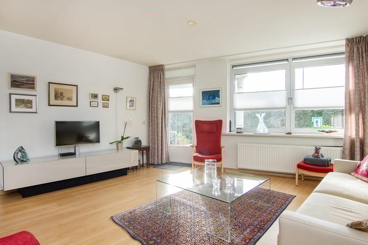 Foto 11 van Albert Schweitzerlaan 2-C