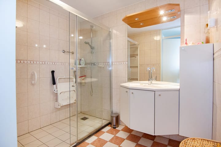 Foto 18 van Albert Schweitzerlaan 2-C