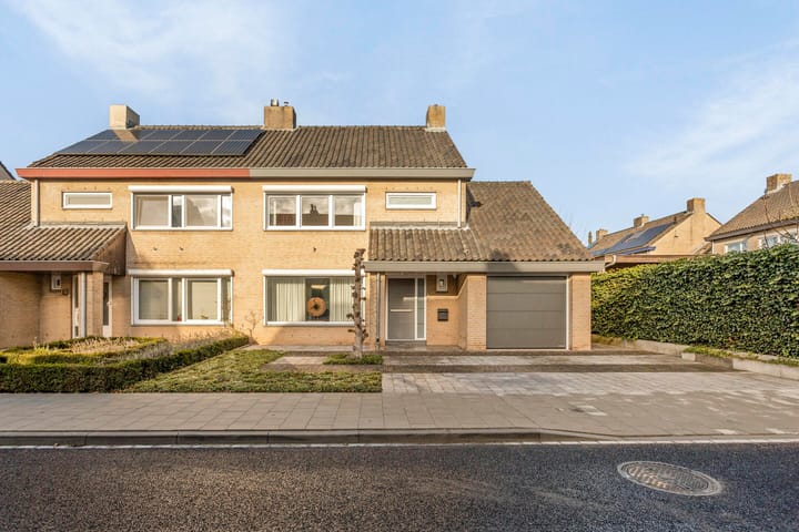 Foto 1 van Latourlaan 4