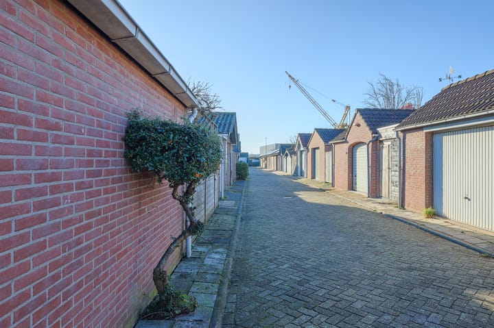 Foto 39 van L. van der Wielstraat 29