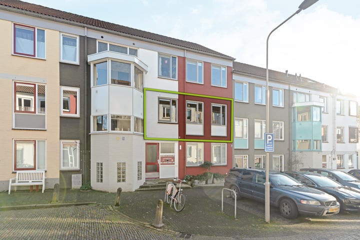 View photo of Van Hasseltstraat 74