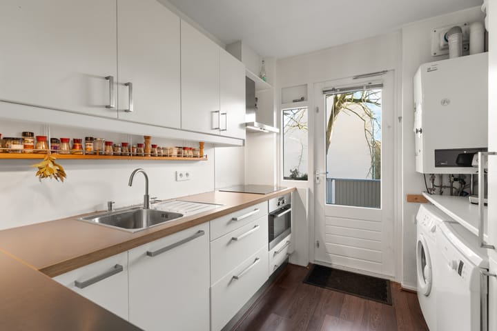 Foto 15 van Van Hasseltstraat 74