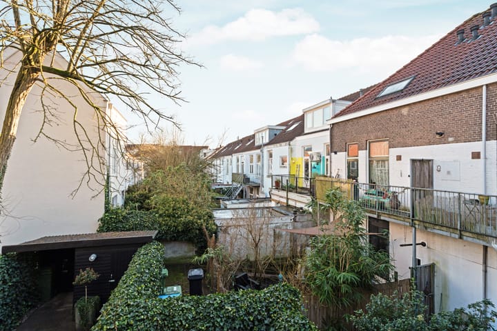 Foto 26 van Van Hasseltstraat 74