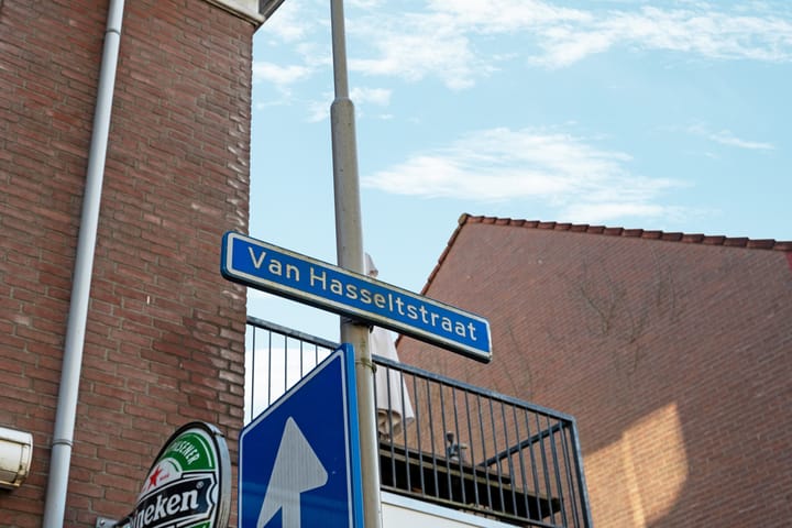 Foto 30 van Van Hasseltstraat 74