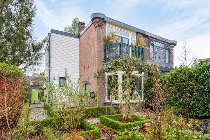 Foto 1 van Dahliastraat 1