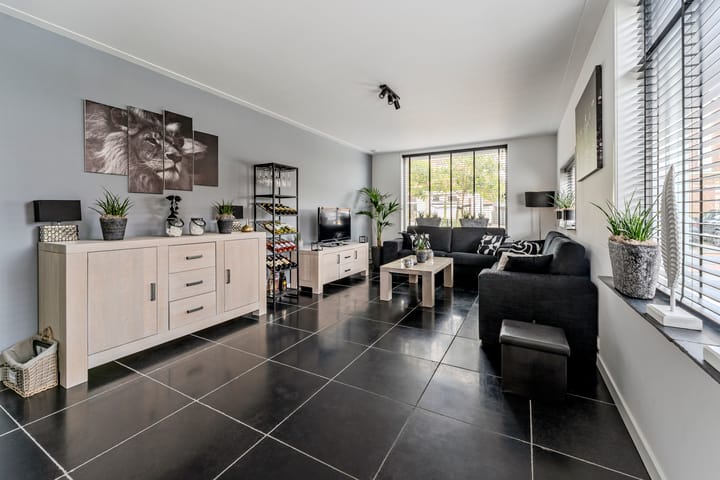 Foto 2 van Schoolstraat 11