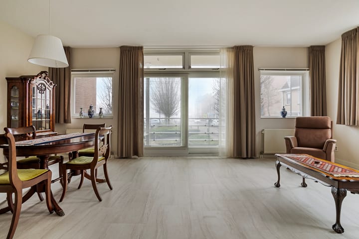 Foto 3 van Raadhuisplein 10