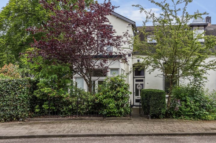 Foto 2 van Burg. Tutein Noltheniuslaan 30