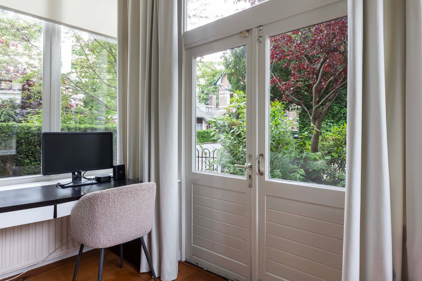 Foto 5 van Burg. Tutein Noltheniuslaan 30