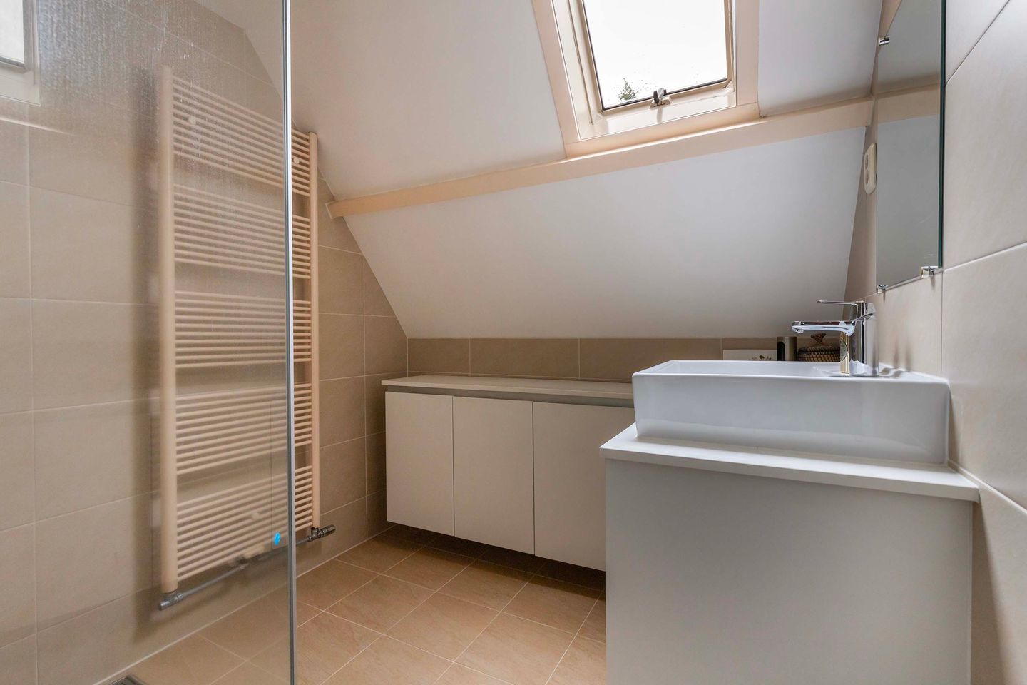 Foto 20 van Burg. Tutein Noltheniuslaan 30