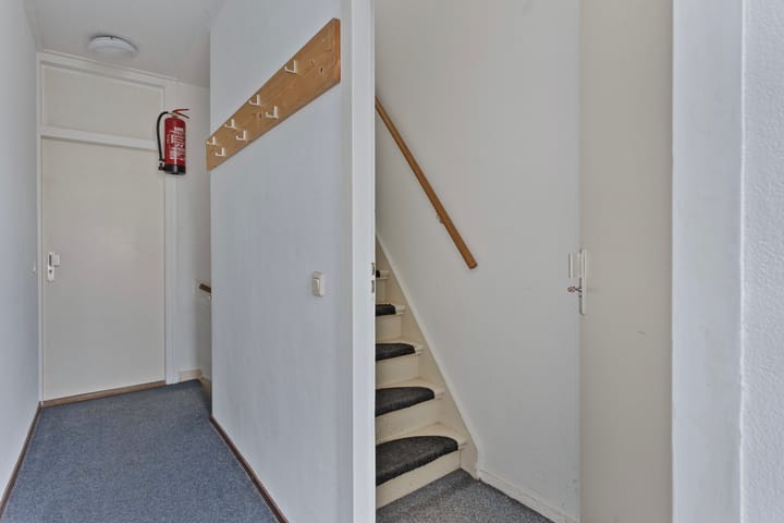 Foto 15 van Verhuellstraat 17-2