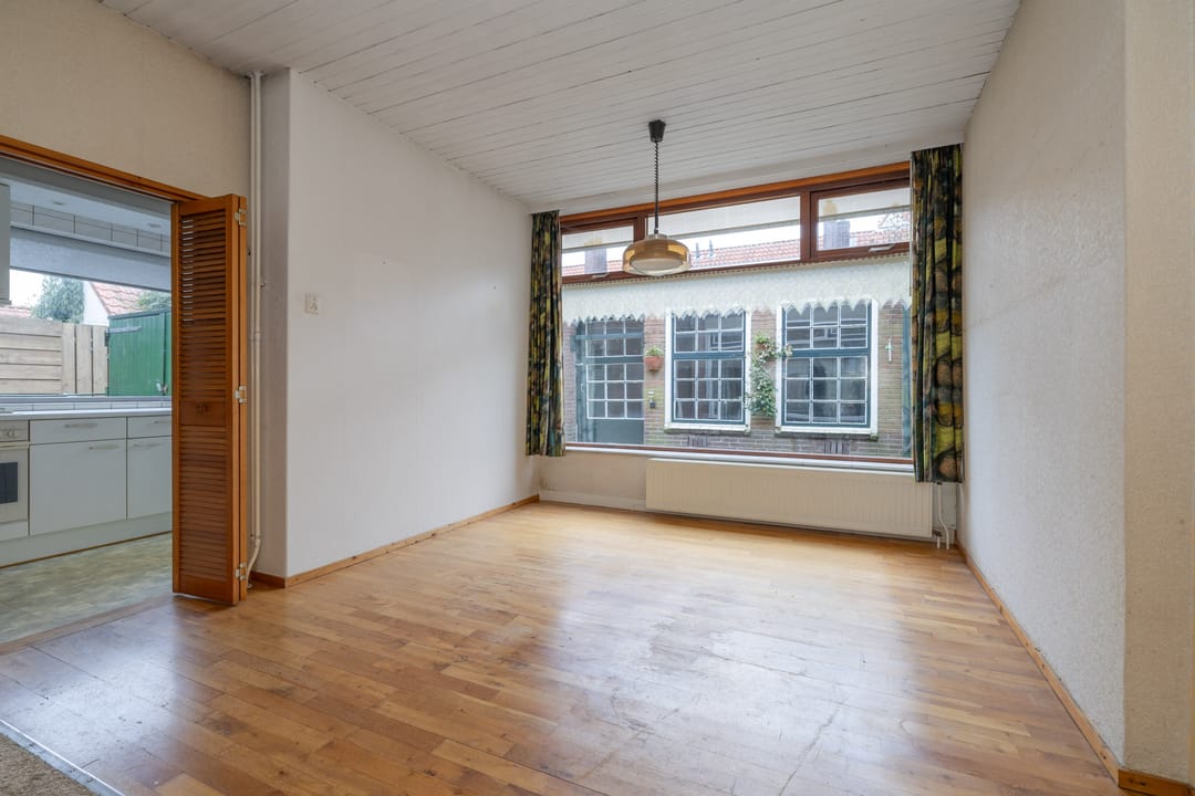 Photo 11 of Van de Sande Bakhuyzenstraat 70