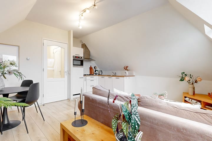 Photo 5 of Marnixstraat 95-E