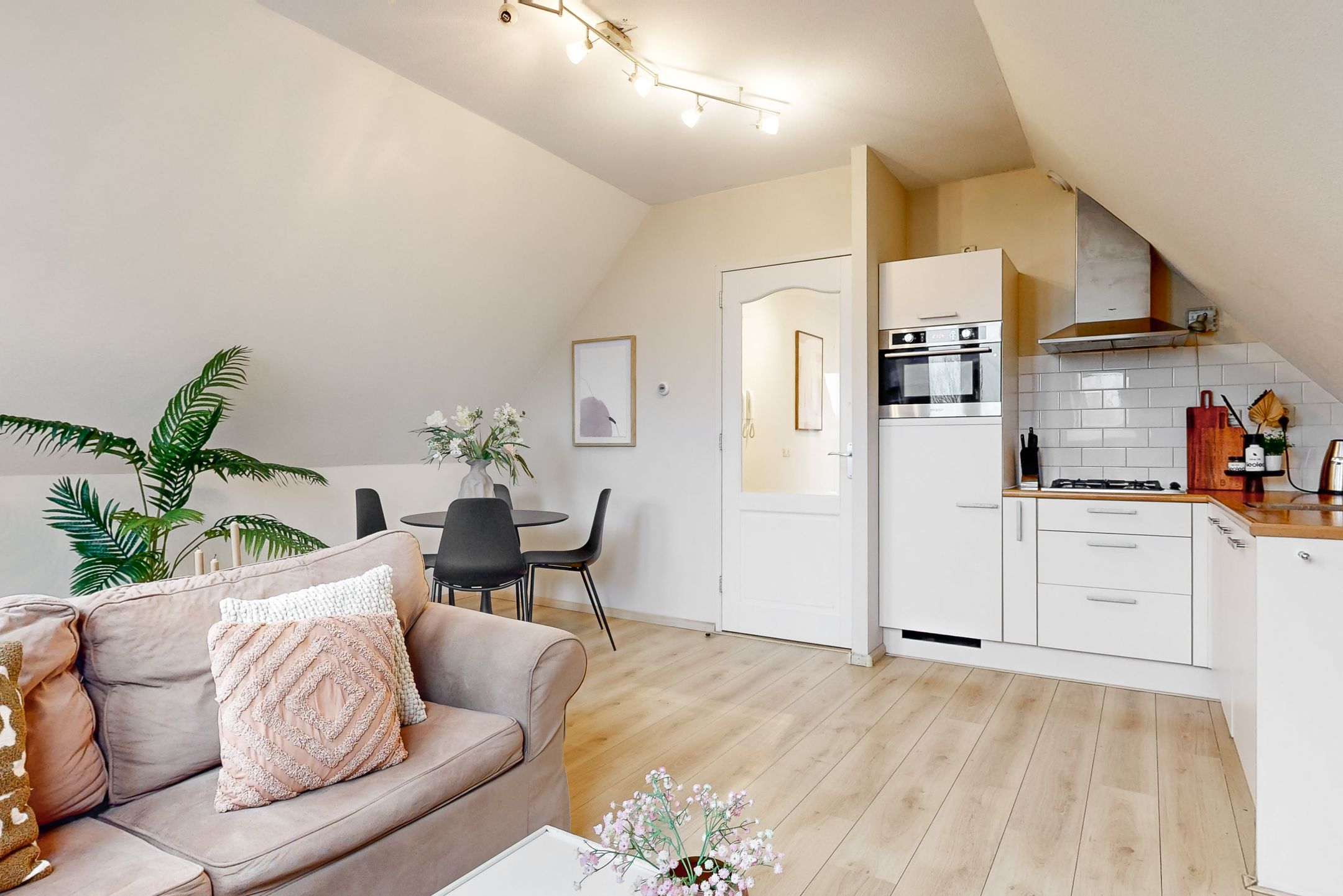 Foto 6 van Marnixstraat 95-E