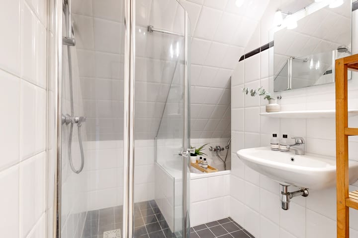 Photo 9 of Marnixstraat 95-E