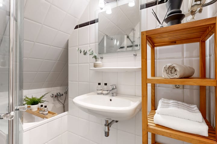 Photo 10 of Marnixstraat 95-E