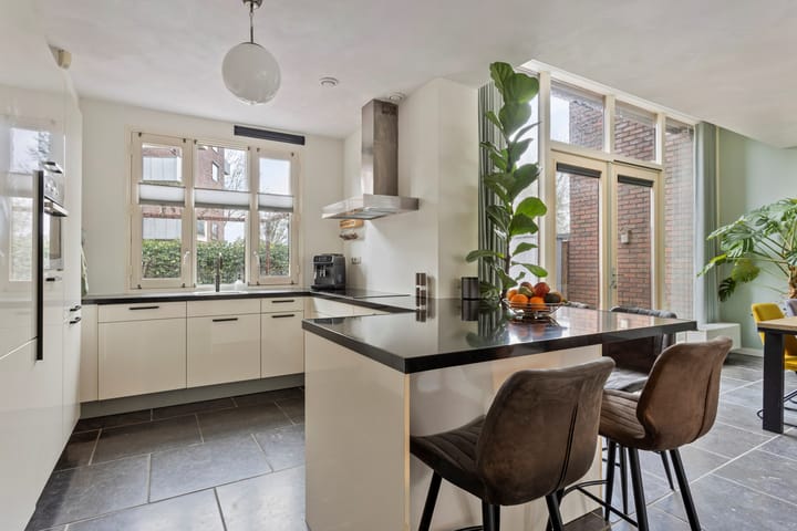 Foto 9 van Boterbloem 8