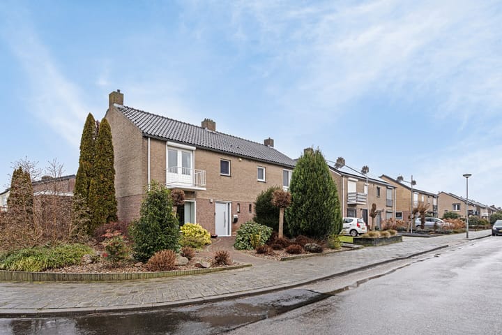 Foto 1 van M.L. Kingstraat 23