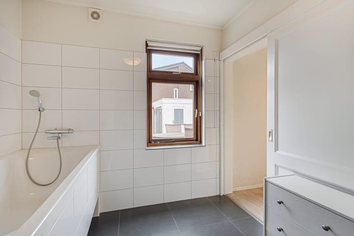 Foto 18 van M.L. Kingstraat 23