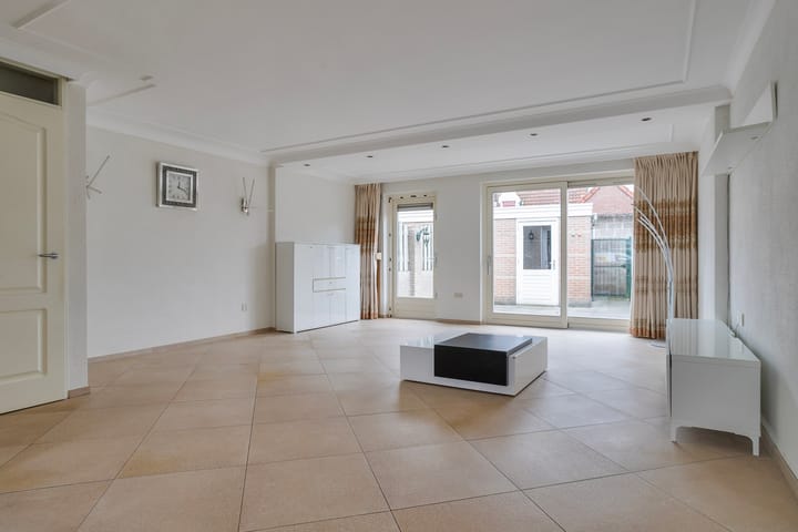 Foto 5 van Van Gistelstraat 19