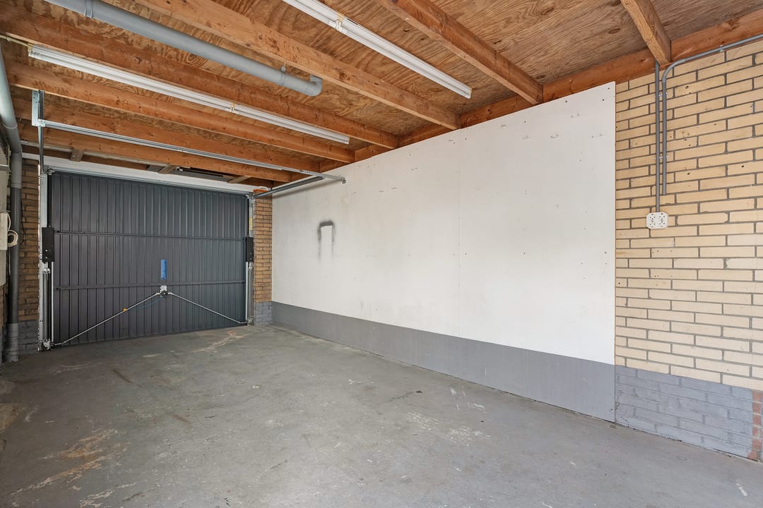 Photo 43 of De Prunus 7