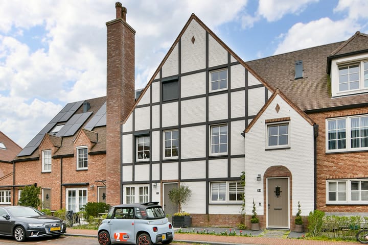 Photo 1 of Catharina van Aragonlaan 94