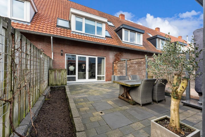 Foto 38 van Fop Smitstraat 69