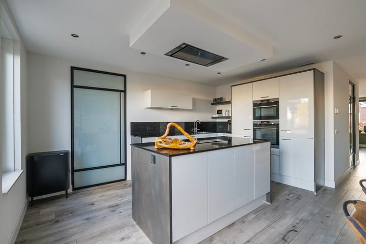 Photo 18 of Purperreiger 42