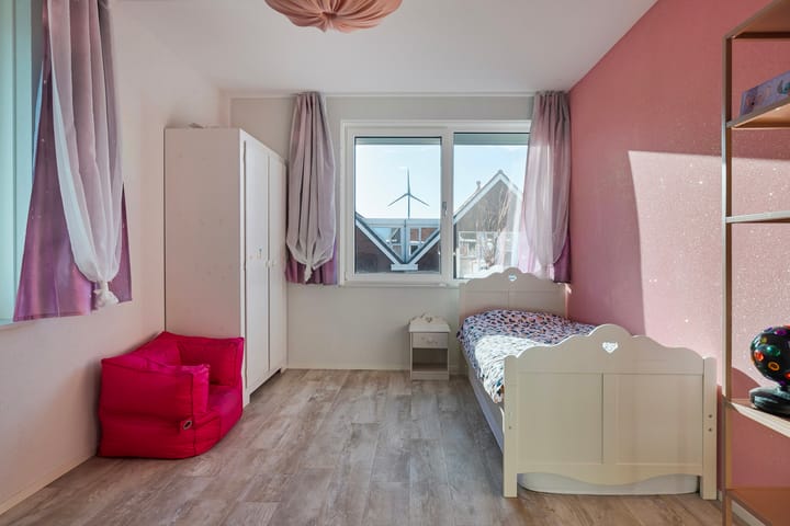 Photo 24 of Purperreiger 42