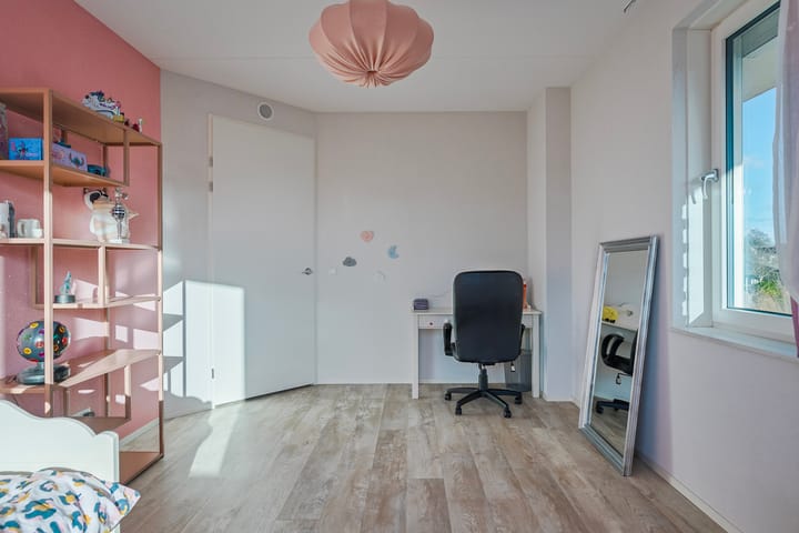 Photo 25 of Purperreiger 42