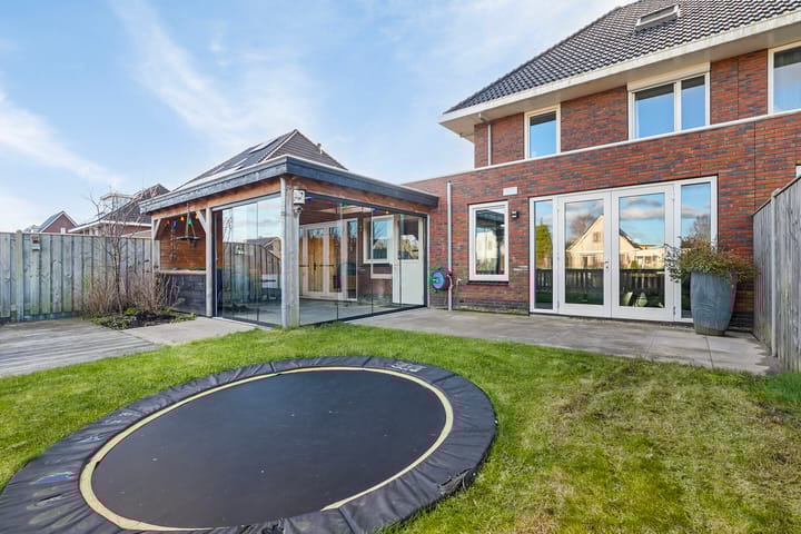 Photo 38 of Purperreiger 42