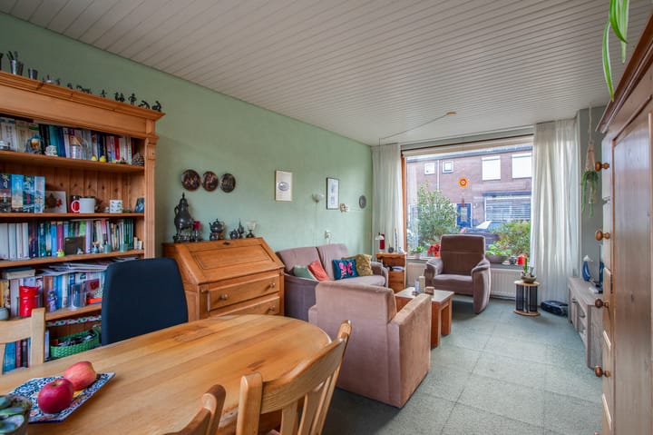 Foto 12 van Van Brederodestraat 14