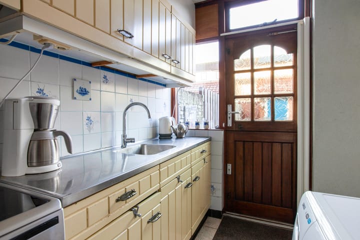 Foto 14 van Van Brederodestraat 14