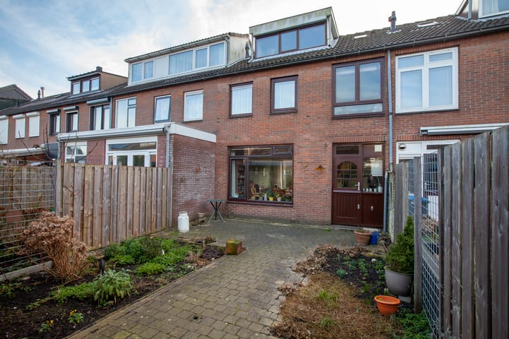 Foto 25 van Van Brederodestraat 14