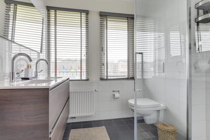 Photo 4 of P. van der Meerschstraat 15