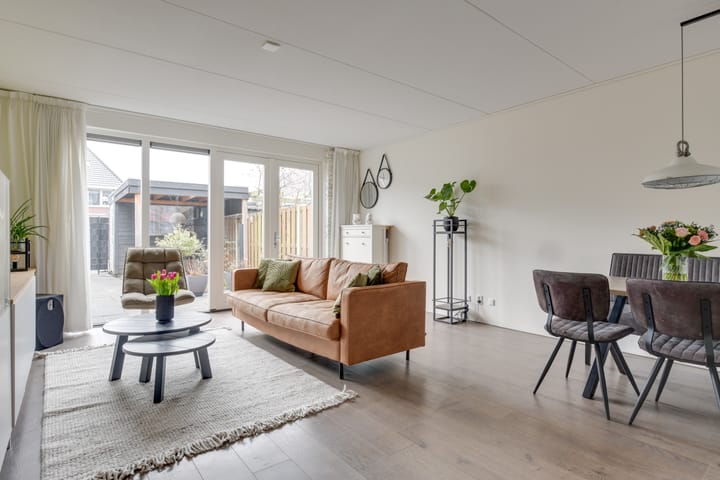 Photo 10 of P. van der Meerschstraat 15