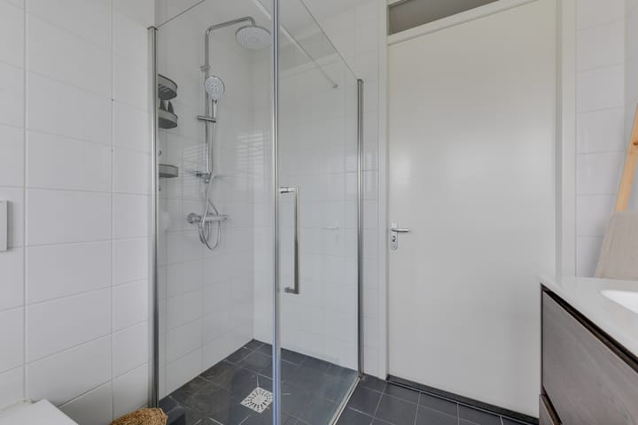 Photo 27 of P. van der Meerschstraat 15