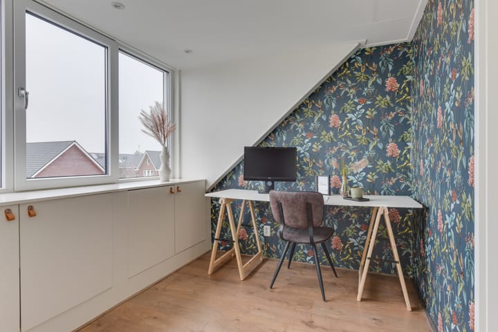 Photo 36 of P. van der Meerschstraat 15