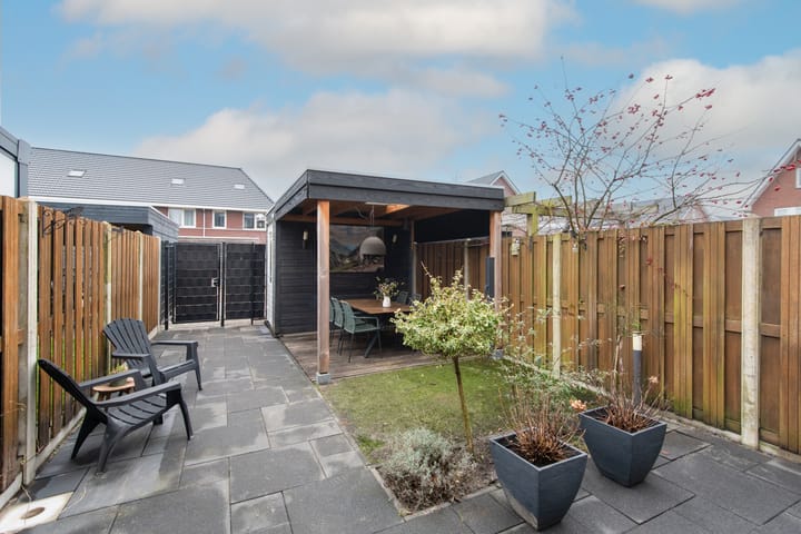 Photo 38 of P. van der Meerschstraat 15