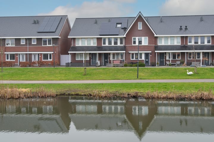 Photo 45 of P. van der Meerschstraat 15