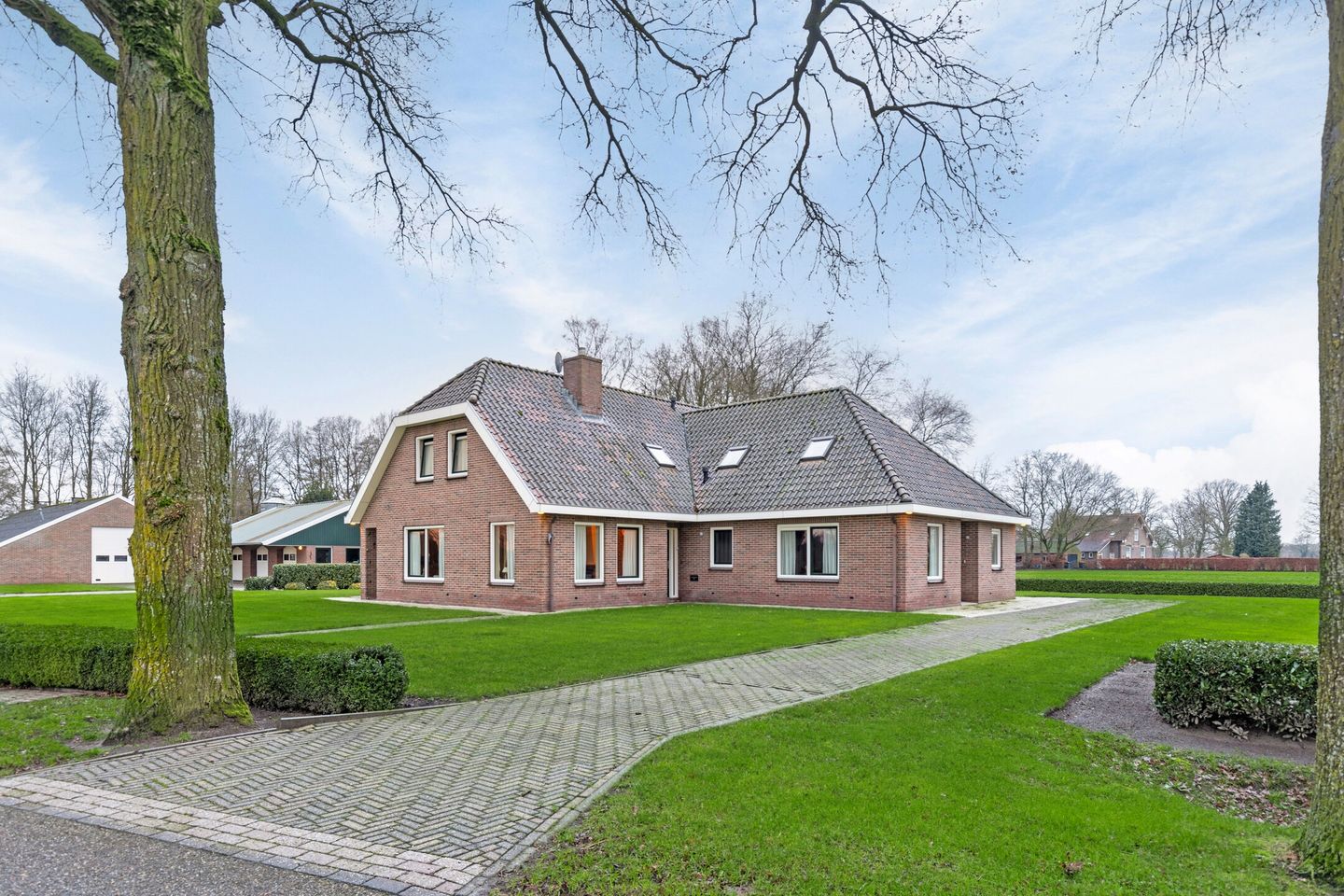 Foto 1 van Buurtweg 1