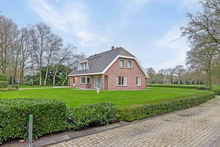 Foto 2 van Buurtweg 1