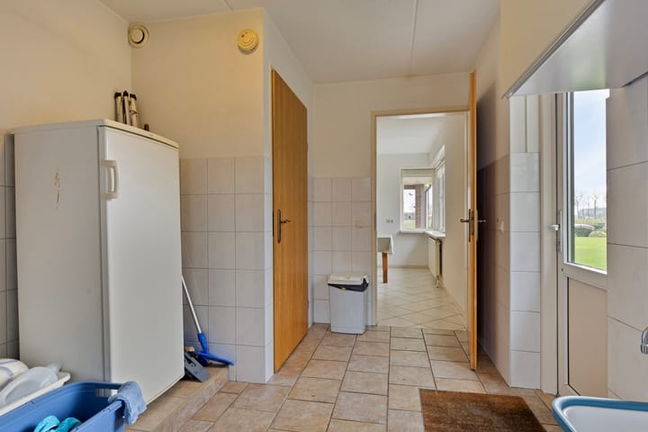 Foto 10 van Buurtweg 1