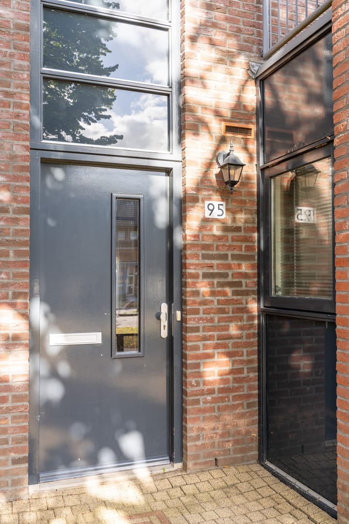 Foto 5 van A. Roland Holststraat 95