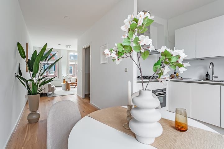 Photo 6 of Van Woustraat 50-C