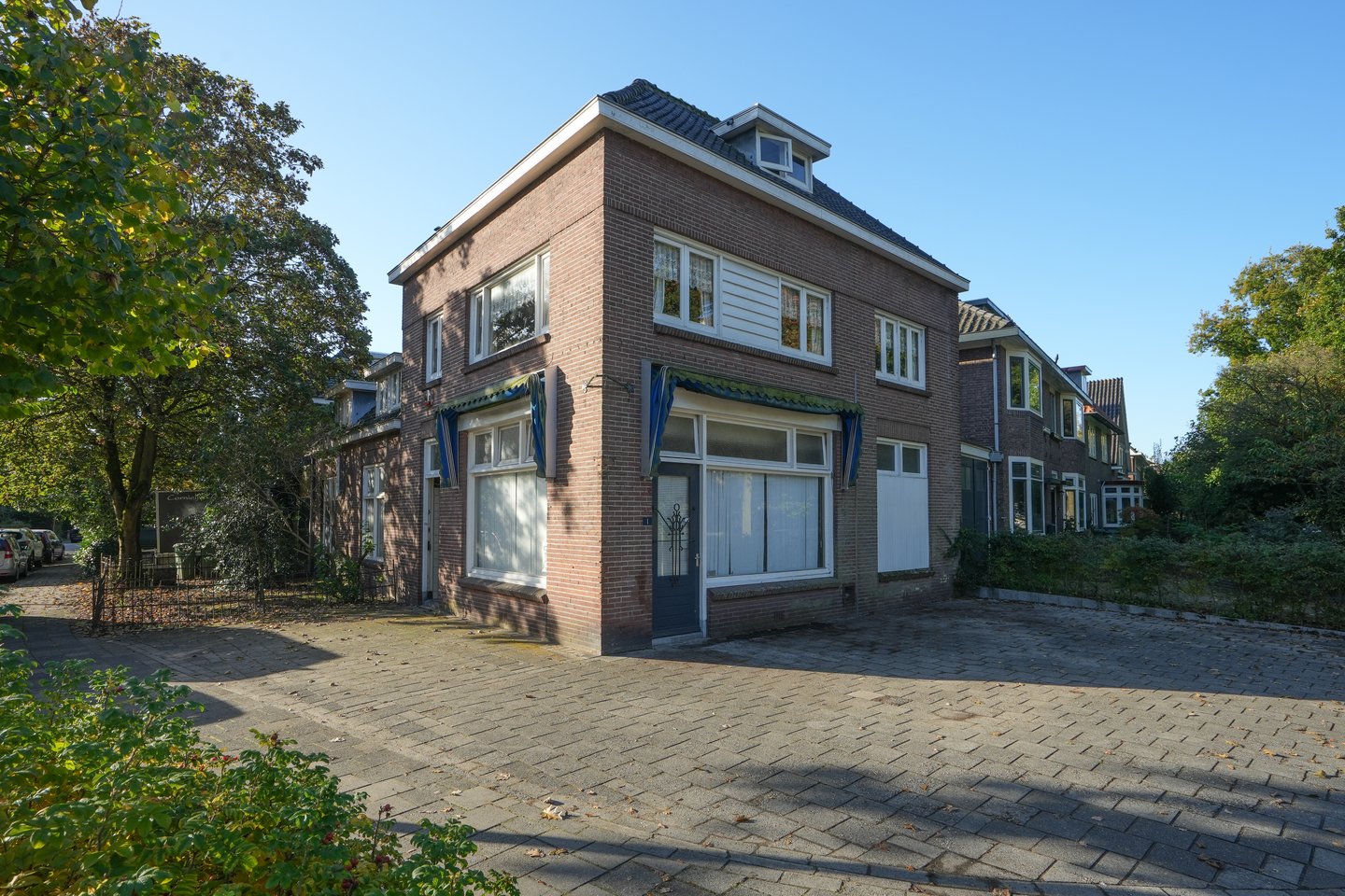 Bekijk foto 2 van Schependomlaan 1